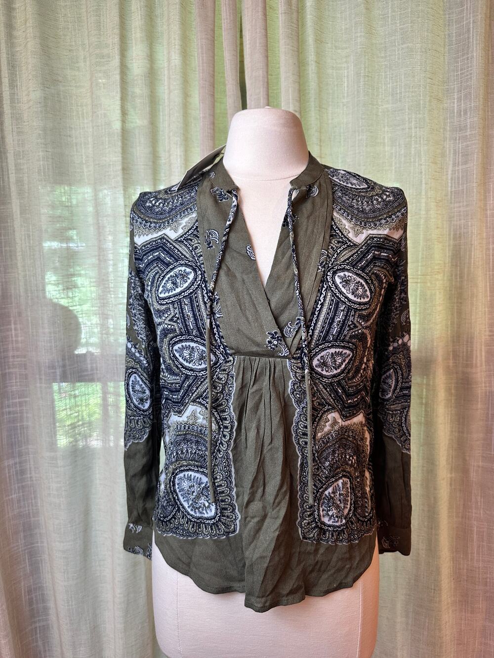 Lucky Brand Paisley Boho Tie Neck Blouse NWT XS